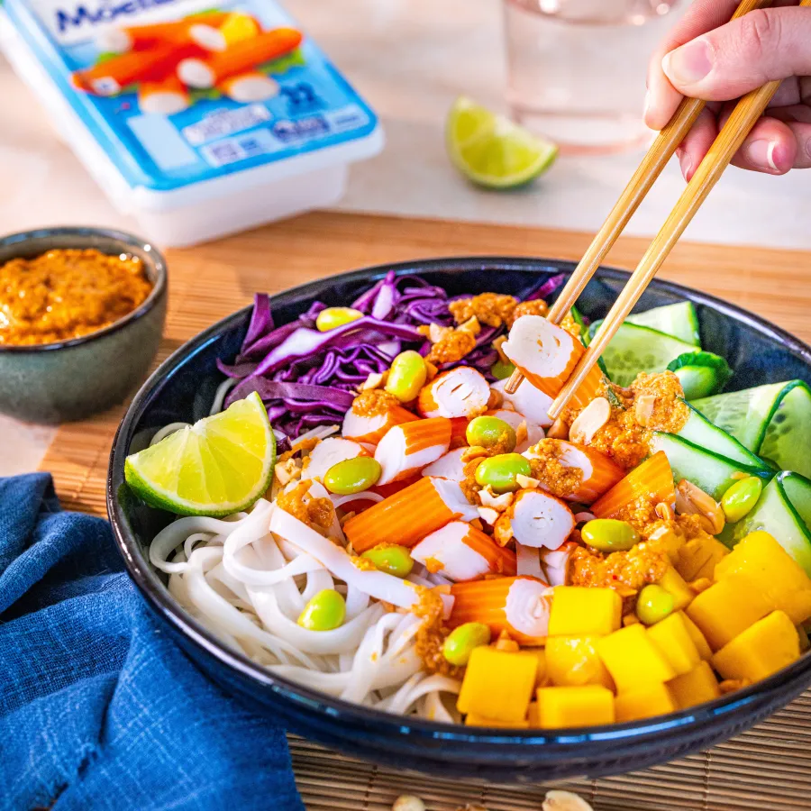 Bowl asiatique au surimi, mangue et sauce cacahuète Fleury Michon