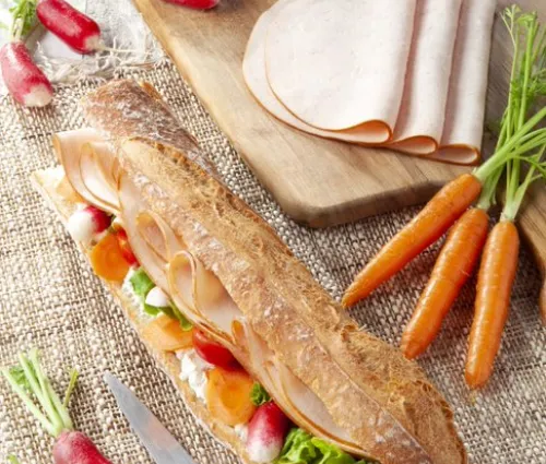 Recette sandwich aux crudités et blanc de poulet doré au four Fleury Michon 