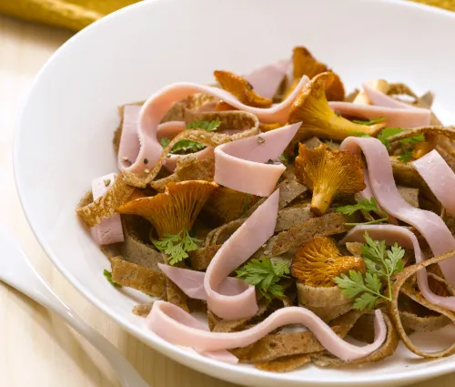 Recette tagliatelles de crêpes et de jambon aux girolles Fleury Michon