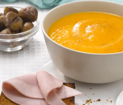 Recette velouté de carotte aux châtaignes pain d'épices et jambon 