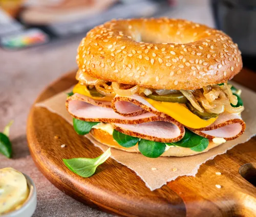 Bagel filet de poulet, cheddar & oignons caramélisés Fleury Michon
