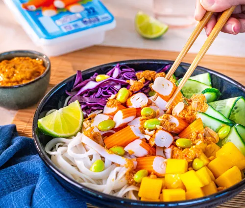 Bowl asiatique au surimi, mangue et sauce cacahuète Fleury Michon