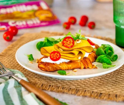 Recette smash croissant végétarien stracciatella & tomates