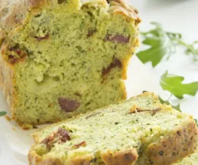 Recette cake aux courgettes et filets de poulet  Fleury Michon 