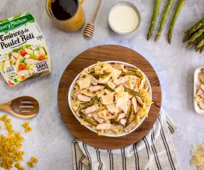 farfalles aux asperges eminces de poulet et creme de parmesan au miel