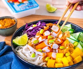 Bowl asiatique au surimi, mangue et sauce cacahuète Fleury Michon