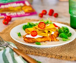 Recette smash croissant végétarien stracciatella & tomates