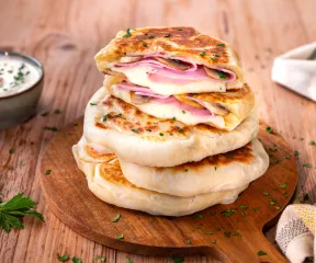 Naans champignons, mozza et Jambon Le supérieur 